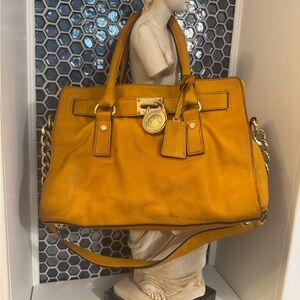 MICHAEL KORS MK HAMILTON Mustard Yellow